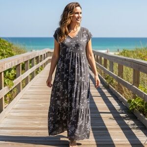 Wonderly Gray Floral Tiered Dress